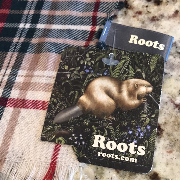 NWT Roots Wool Country Plaid Scarf - Picture 7 of 9